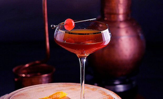 Café Manhattan cocktail recipe using Los Cafeteros in glass