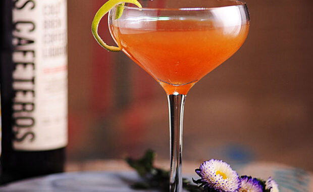 Coffee Daiquiri Recipe in Glass with Garnish - Los Cafeteros Liqueur